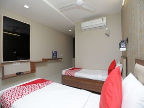 Phòng đôi hoặc 2 giường đơn Tiêu chuẩn, 1 giường đôi, không hút thuốc | Truy cập Internet không dây miễn phí