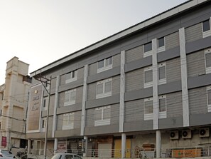 Mặt tiền nơi lưu trú