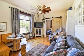 TV, fireplace, DVD player - Walk to Dtwn Shops & Eats: Sturgeon Bay Retreat (Sturgeon Bay)