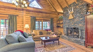 TV, fireplace, DVD player, books