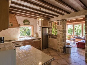 Fridge, oven, stovetop, dishwasher - Superb apartment with balcony in Val Thorens (Saint Bonnet la Riviére)