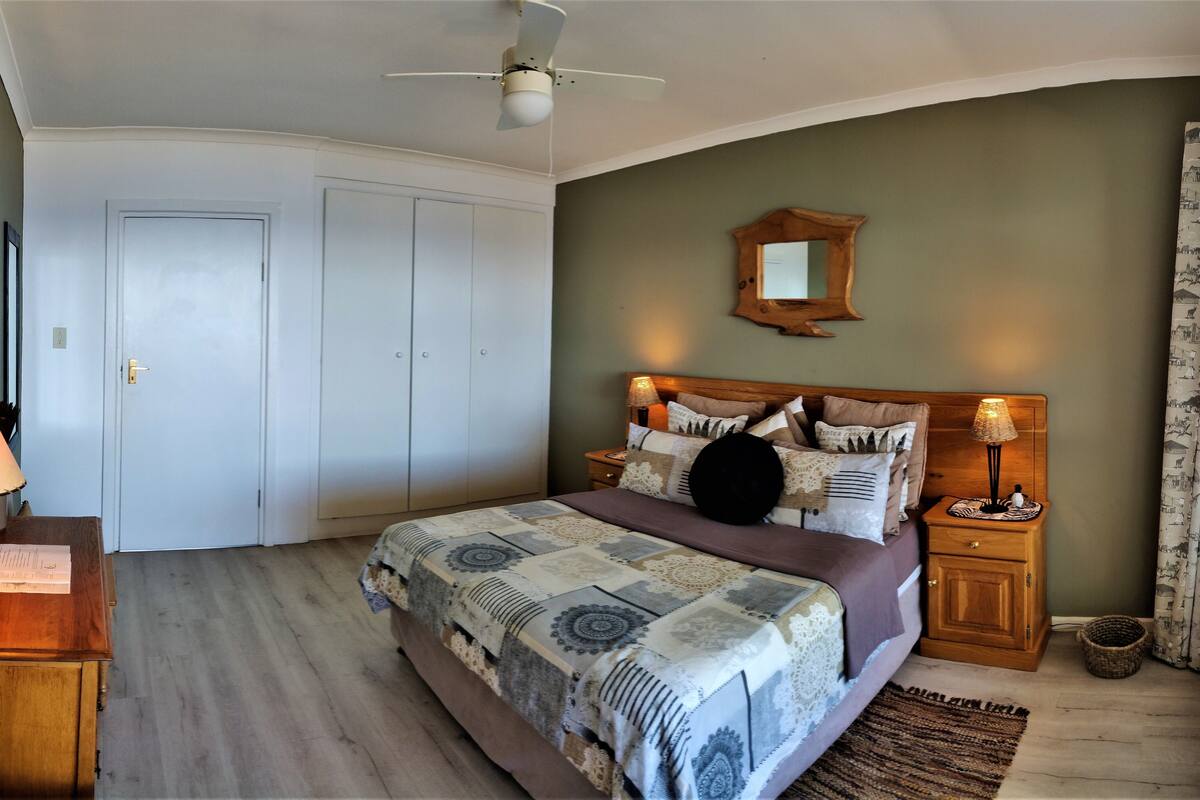 Premium bedding, in-room safe, blackout curtains, iron/ironing board