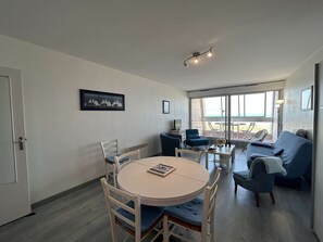 Interior - Renovated 3-room apartment, parking, direct ocean access (Saint-Jean-de-Monts)