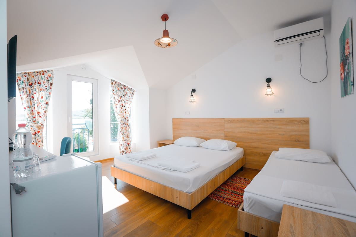 1 bedroom, free WiFi, bed sheets