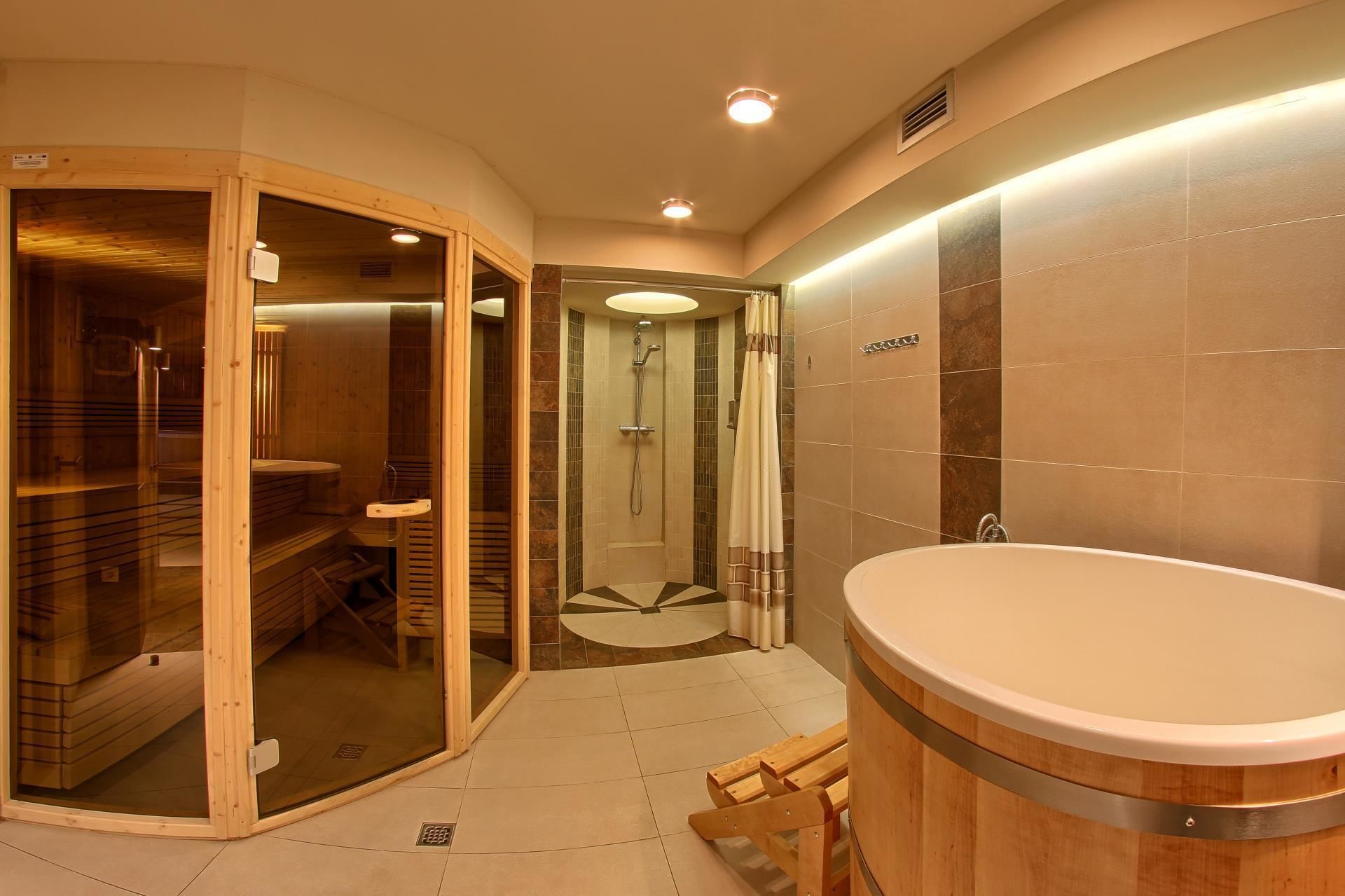 Sauna, hot tub, deep-tissue massages, Swedish massages