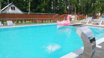 Outdoor pool, sun loungers