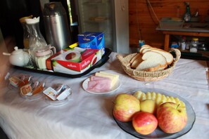 Free daily full breakfast