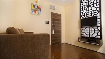 Suite, Non Smoking | Living room | LED TV