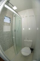 Ducha, artículos de tocador gratuitos, secador de pelo