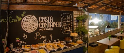 Colazione a buffet inclusa, servita tutte le mattine
