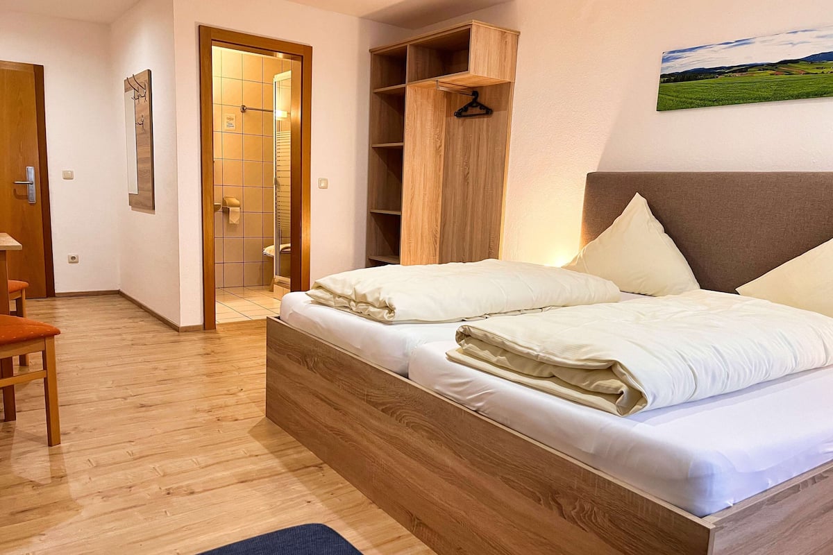 comfort double room, 1 king bed | 1 bedroom, free wifi, bed sheets