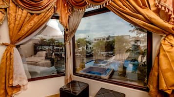 Deluxe Suite, 2 Bedrooms, Jetted Tub, Poolside | View from room