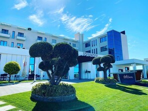 ด้านหน้าที่พัก - ตอนเย็น/กลางคืน