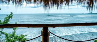 Magnific Rock - Surf Resort & Yoga Retreat Nicaragua - Hostel