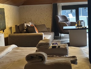 Deluxe Room, 1 Bedroom, Smoking, Sea View | Egyptian cotton sheets, premium bedding, memory-foam beds, free WiFi - Mavilla Hotel (Beykoz)