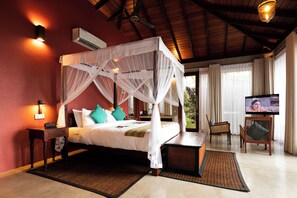 Premier Villa with Plunge Pool & Hot Tub (10% off on Spa) | 1 slaapkamer, luxe beddengoed, een minibar, een kluis op de kamer