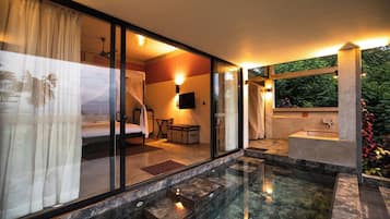 Sky Habitat Villa | Premium bedding, minibar, in-room safe, individually decorated