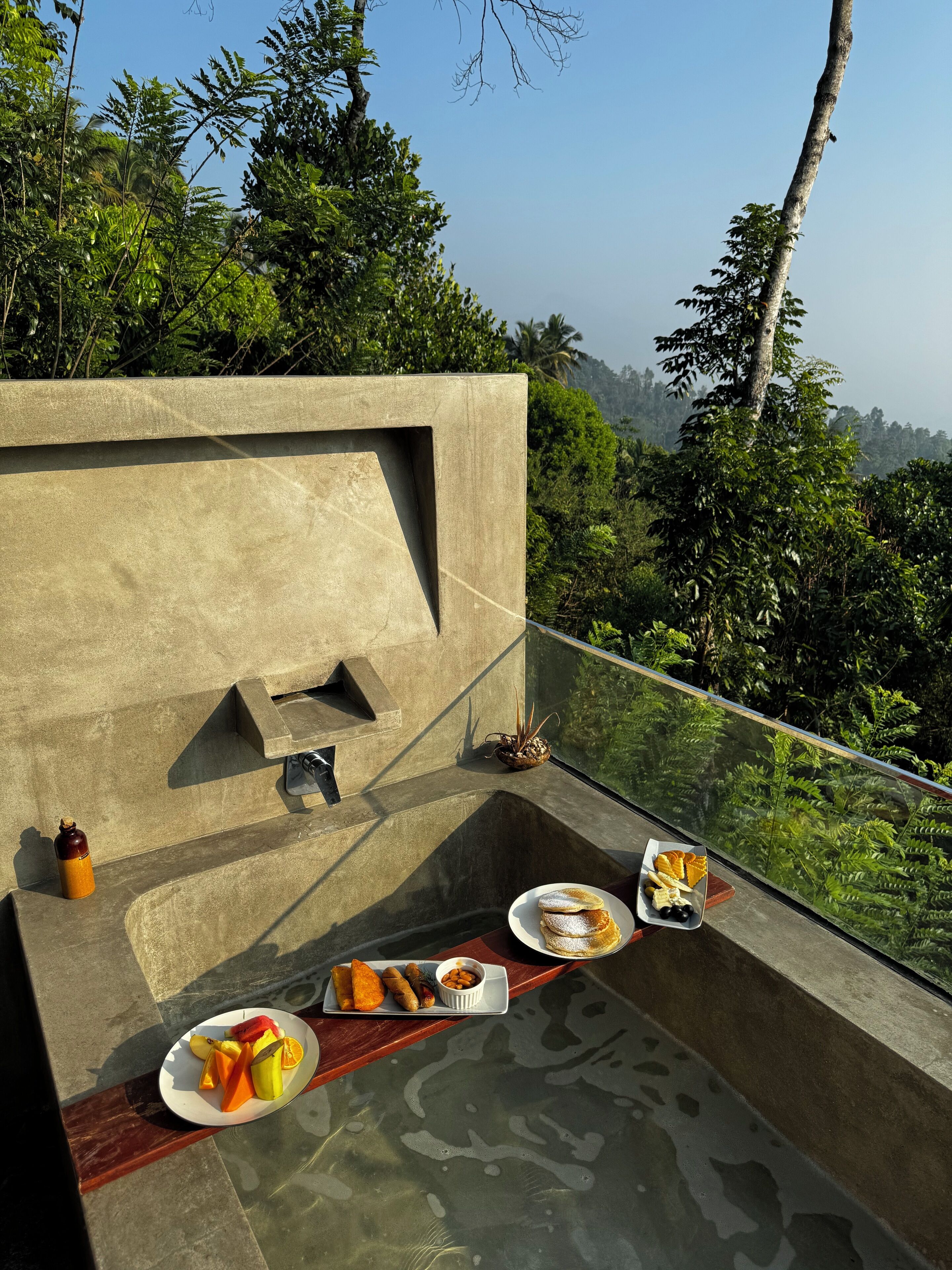 Sky Tented Villa | 房內用餐區