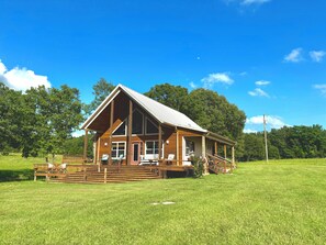 Exterior - PLEASANT PLACE GETAWAY 
2 BEDROOM, LOFT with stairs, 2 BATHROOMS (Canton)