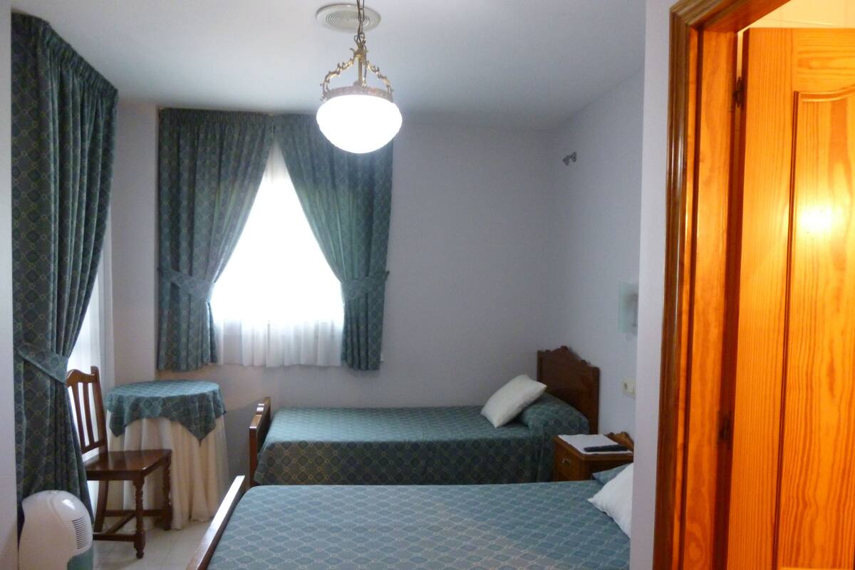 Twin Room, Ensuite | WiFi (free)