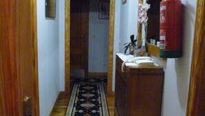 Interior entrance - Pensión Pumar (Santiago de Compostela)