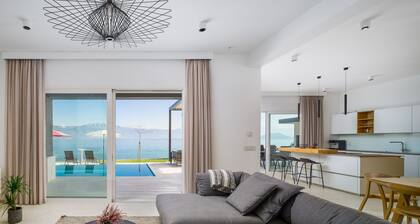 Strandvilla Grey Martini mit Pool