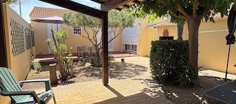 Maison spacieuse jardin coquet calme et détente à 400m de la plage WiFi