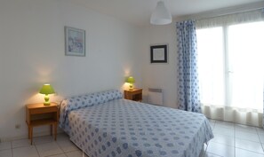 4 chambres, fer et planche à repasser, lit parapluie, Wi-Fi gratuit