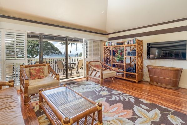 Smart TV, DVD player, books, video library - 2/2 OCEAN VIEW with AC,  Poipu Beach Condo Resort, Kiahuna, Pool, Gym, Courts (Koloa)