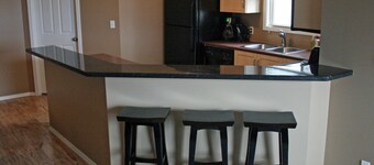 Beach tema Family Condo (soveplass til 7) At Lake Windermere Pointe In Invermere