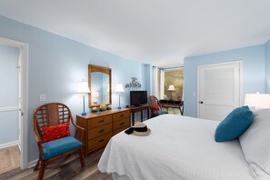 1 habitación, escritorio, tabla de planchar con plancha y wifi