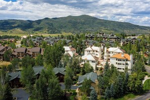 Exterior - ALL AMENITIES, OWNER RENTS<250 YDS TO MTN!  2BED/2BTH,  HTD HT/POOL, WIFI (Steamboat Springs)