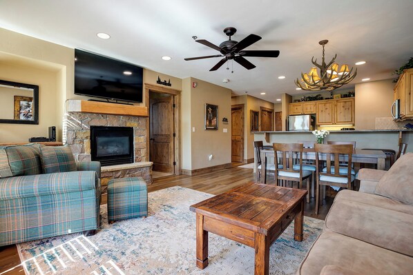 Smart TV, fireplace, DVD player, books