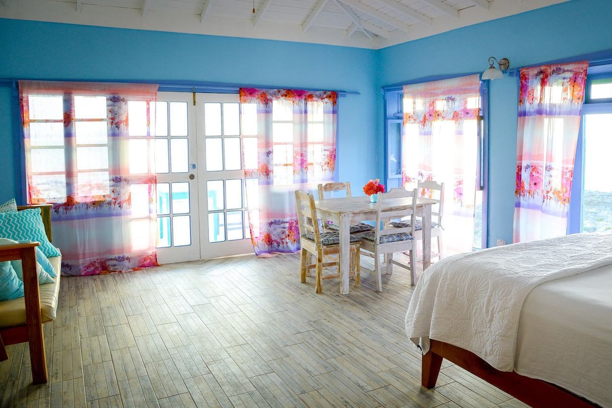Indigo Sky Ocean View | 1 phòng ngủ, két bảo mật tại phòng, trang trí khác biệt