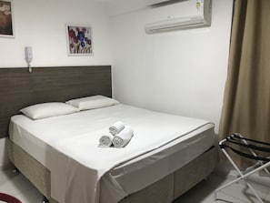 Apartamento | Wi-Fi de cortesia, roupa de cama
