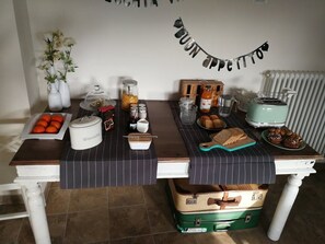 Free daily buffet breakfast