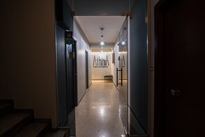 Hallway - AthinA STREETAPARTMENTS (Athens)