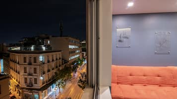 Studio, 1 Queen Bed with Sofa bed, Non Smoking (Apartment 1) | City view