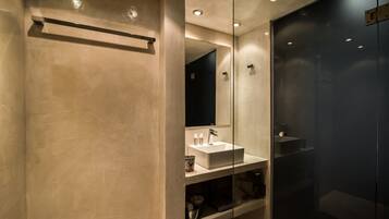 Dusche, Regendusche, kostenlose Toilettenartikel, Haartrockner