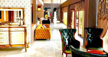 Real King Suite Hotel