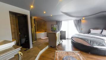 Quarto lua de mel | 3 quartos, roupas de cama premium, cofres nos quartos, escrivaninha