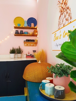 Studio | Private kitchenette | Full-sized fridge, stovetop, electric kettle, rice cooker - Bee Tropicool (Ho Chi Minh City)