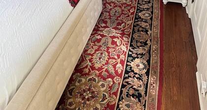 Ligonier Cozy and Comfortable In-town Location