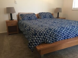 3 bedrooms, iron/ironing board, WiFi, bed sheets