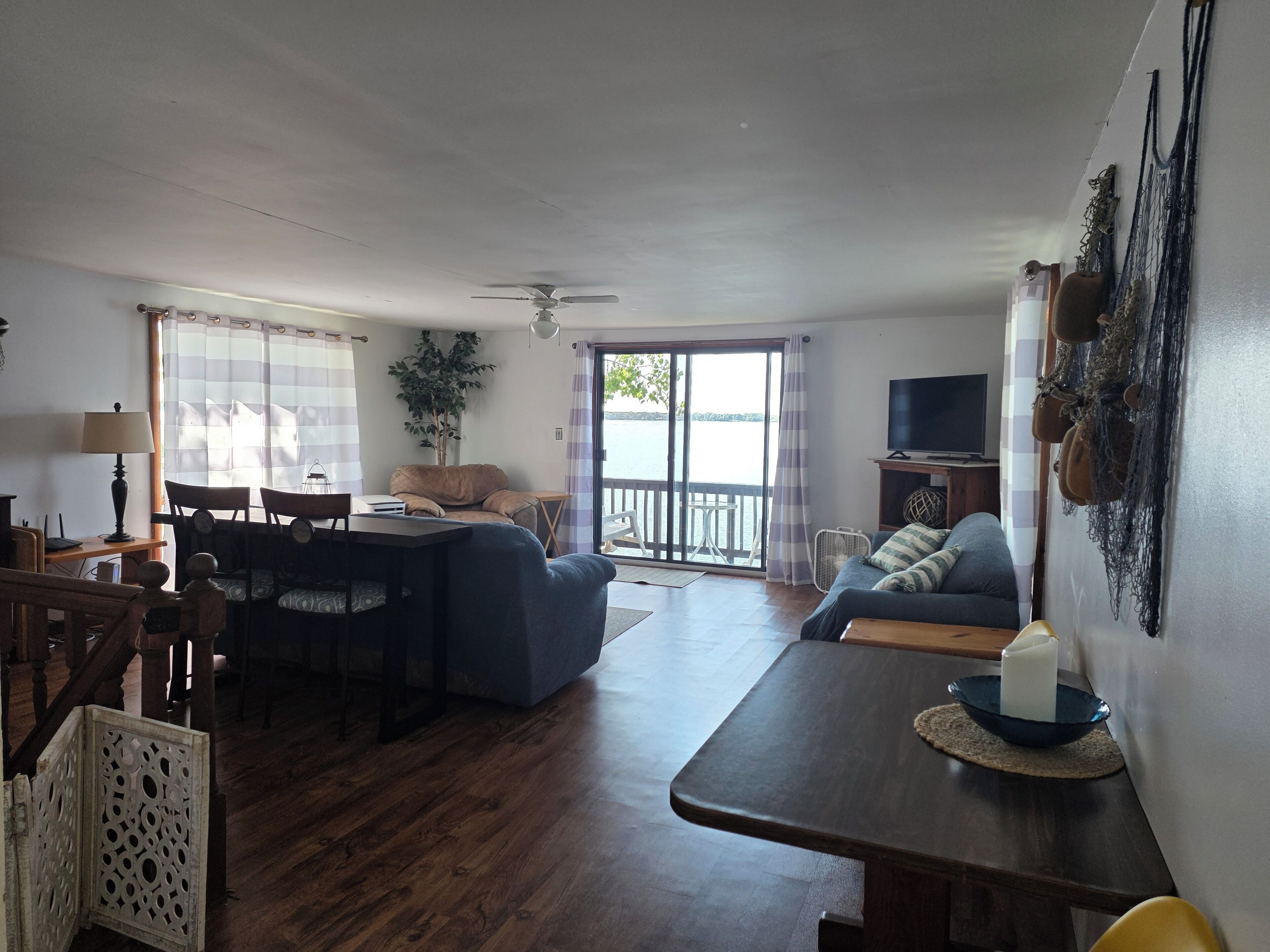 TV connectée, jouets, livres