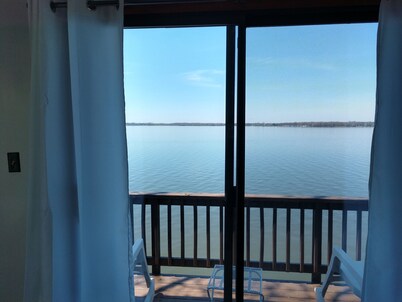 Large Cottage:  Private Beach/Stunning Sunsets/Kayaks/Fire Pit