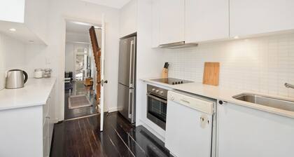 Entire 2 Bedroom Paddington Terrace