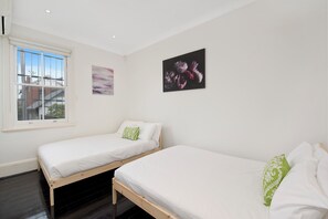 2 chambres, fer et planche à repasser, Wi-Fi gratuit, draps fournis