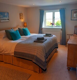 1 dormitori, planxa i posts de planxar, wifi i roba de llit 