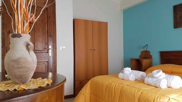 2 chambres, fer et planche Ă repasser, Wi-Fi, draps fournis